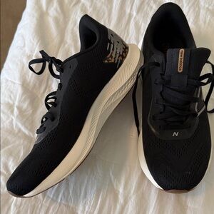 New Balance Women's Black and White Athletic Shoes